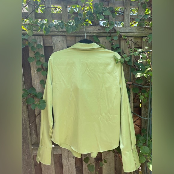 Green Blouse - Picture 5 of 5